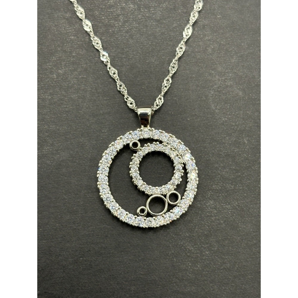 18" EUC Sterling Silver Cubic Zirconia Circles Pendant Necklace 4.7 Grams G29